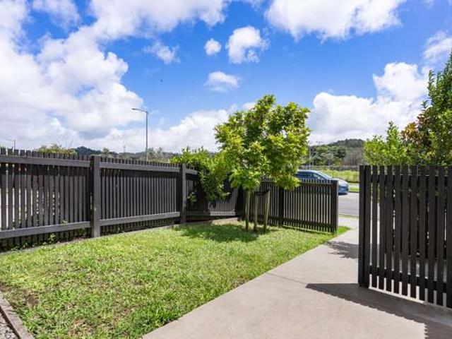 House for sale in Oratia