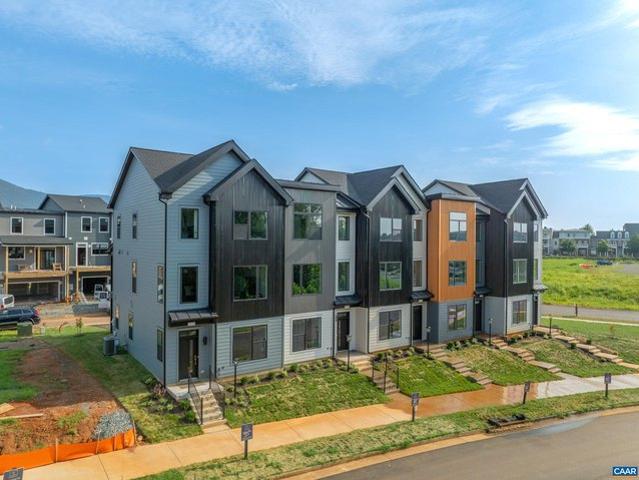 Townhouse for sale in Virginia