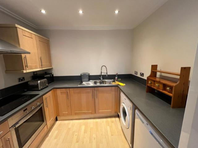 Apartment for rent in London Borough of Ealing, Park Royal