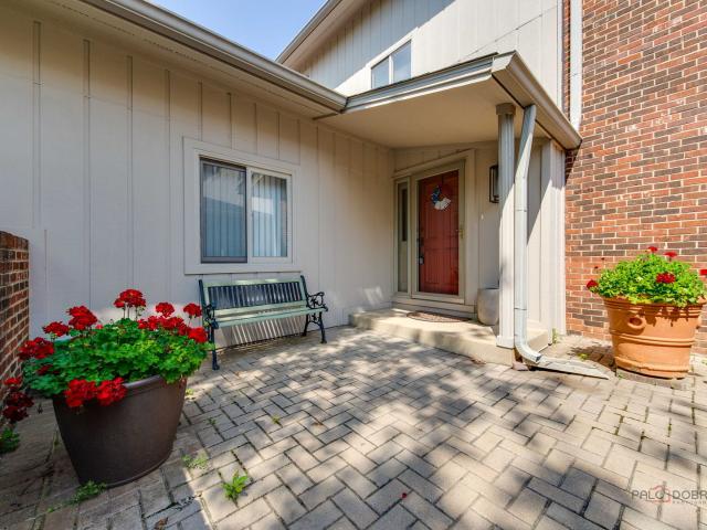Condo for sale in Oak Brook Colony, Oak Brook