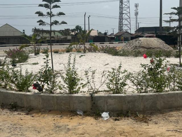 Commercial for sale in Eti Osa, Lagos