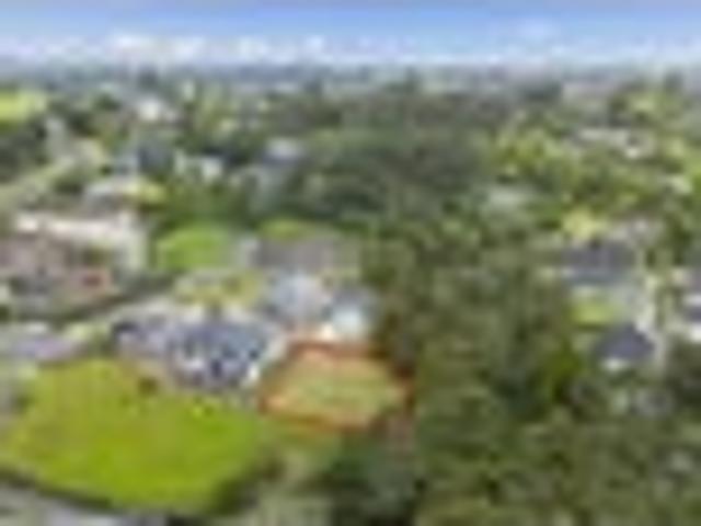 Land for sale in Paremoremo