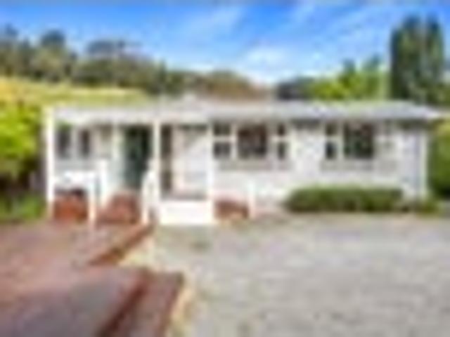 House for sale in Chaslands, Canterbury