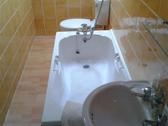 Terraced House to rent in Baltinglass, North Tipperary