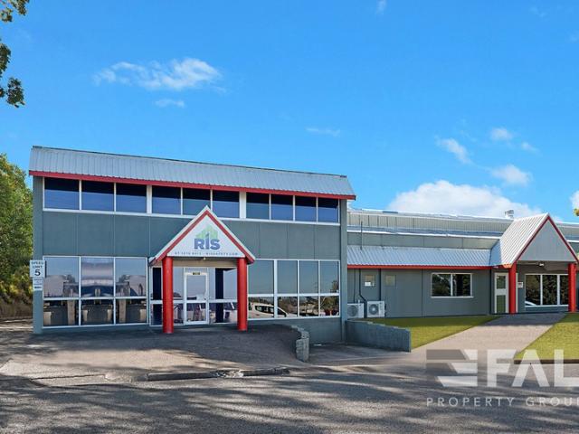 Warehouse for rent in Toombul, Queensland