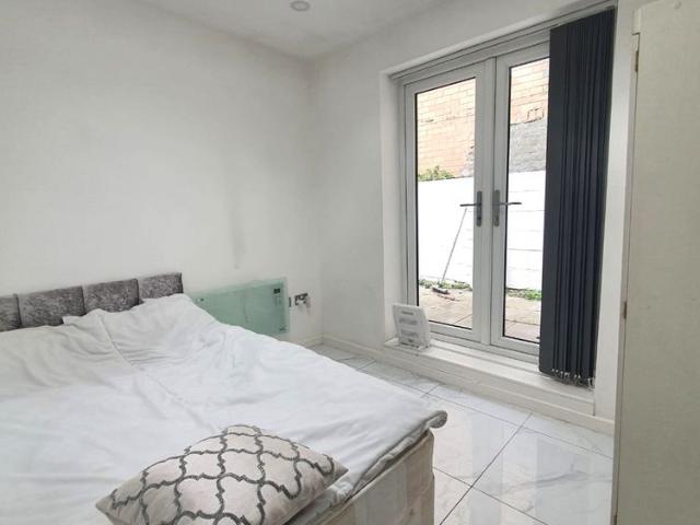 Apartment for rent in Falcon Lodge, Wales