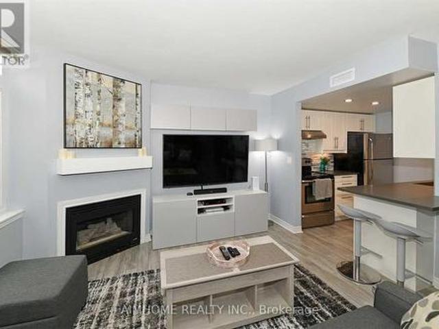 Townhouse for sale in Woburn, Ontario