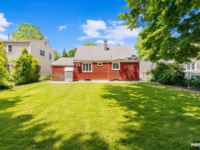 House for sale in Fair Lawn, New Jersey