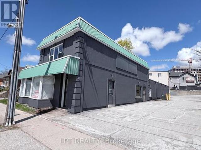 Commercial for rent in Downtown Barrie, Barrie