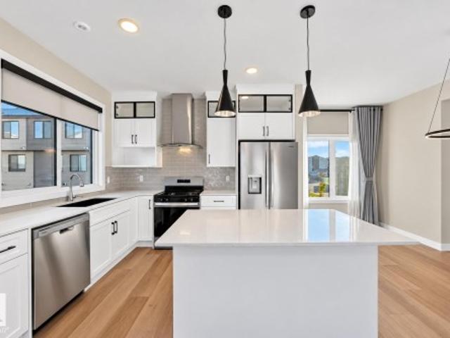 Townhouse for sale in Desrochers, Edmonton