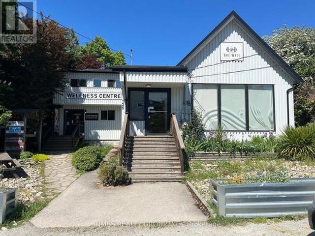 Commercial for rent in Ganges, British Columbia