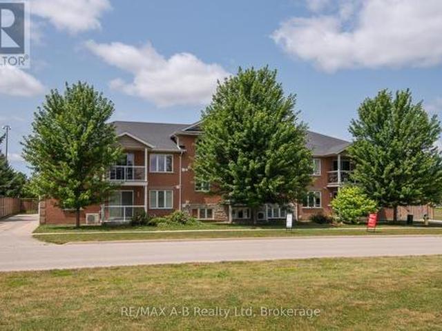 Townhouse for sale in Stratford, Ontario