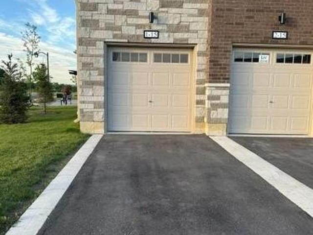 Townhouse for sale in Georgina, Ontario