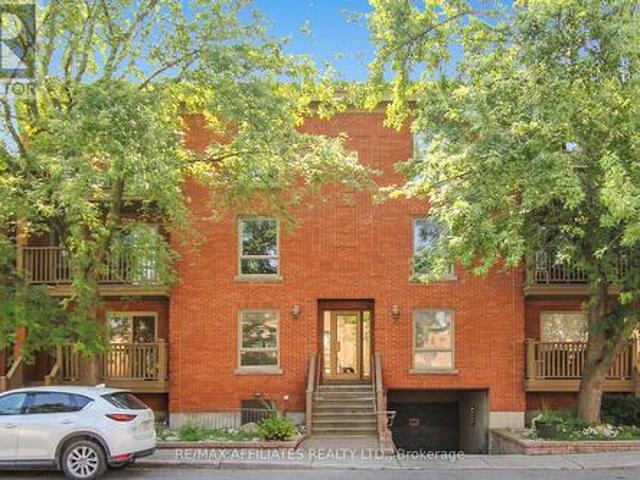Condo for sale in Rideau-Vanier, Ottawa