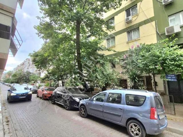 Karşiyaka, İzmir içerisinde satılık mülk