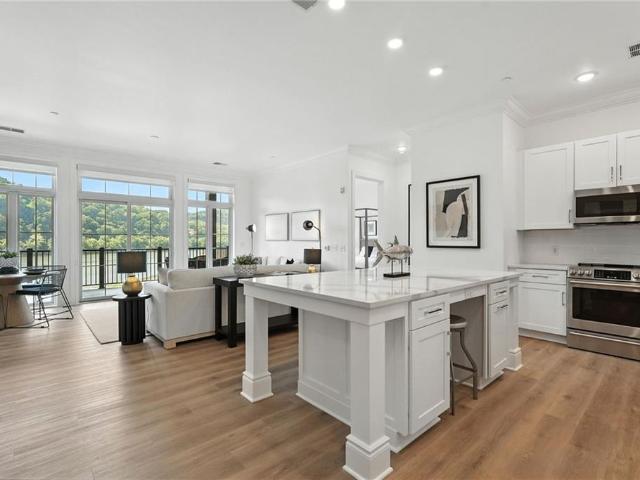 Condo for sale in Oakmont, Pennsylvania