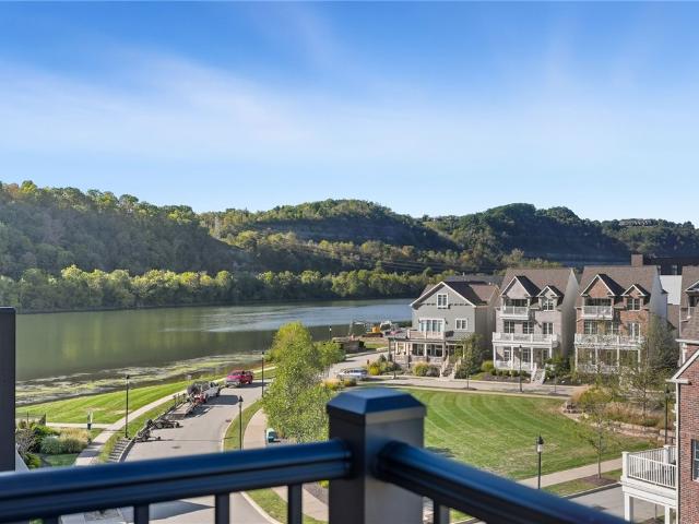 Condo for sale in Oakmont, Pennsylvania