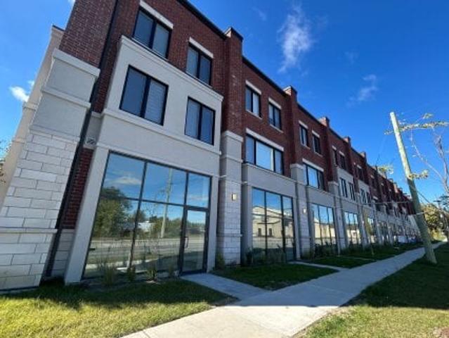 Office for sale in Bradford West Gwillimbury, Ontario