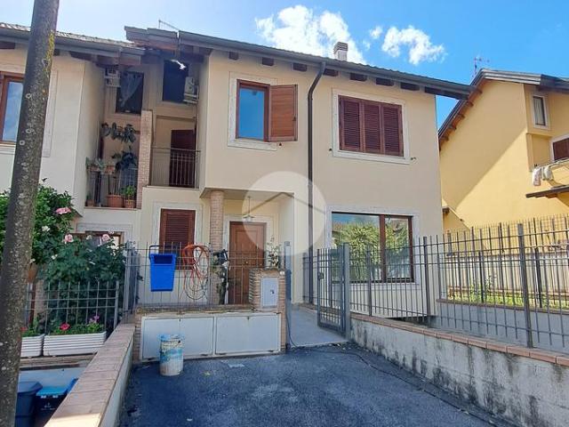 Villa Indipendente in affitto a Frosinone, Lazio