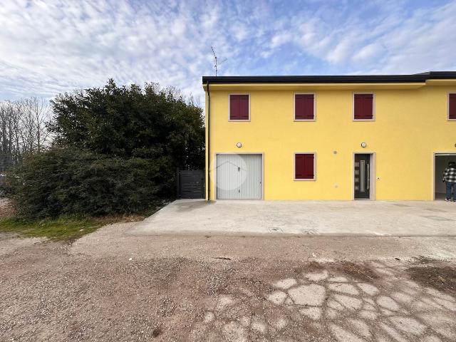 Villa Indipendente in affitto a Sud-Est, Brenzone