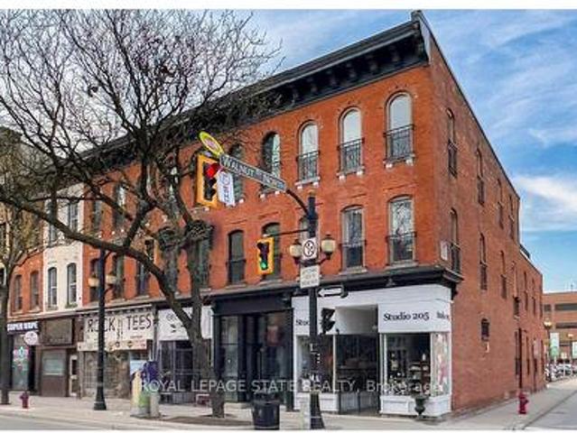 Commercial for rent in Hamilton