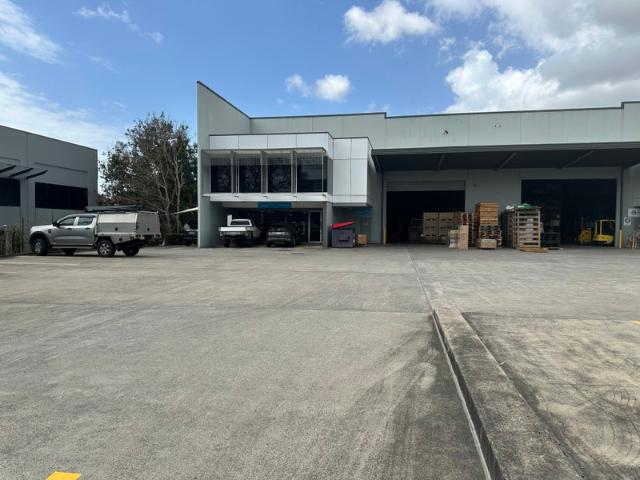 Warehouse for rent in Toombul, Queensland