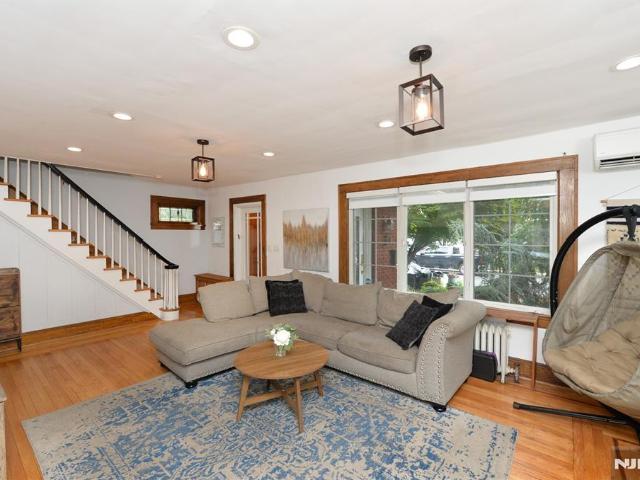 House for sale in Fair Lawn, New Jersey