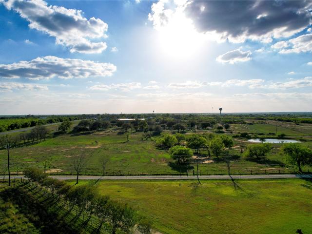 Property for sale in Nixon, Texas