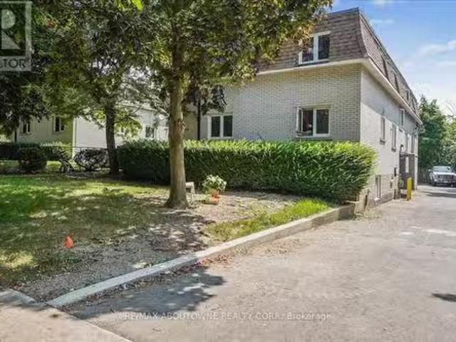 House for rent in Oakville, Ontario