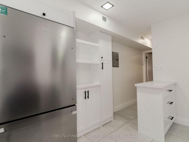 House for rent in Etobicoke—Lakeshore, Toronto