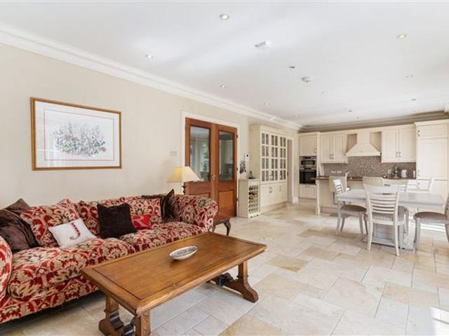 Detached House for sale in Carrickmines, North Tipperary