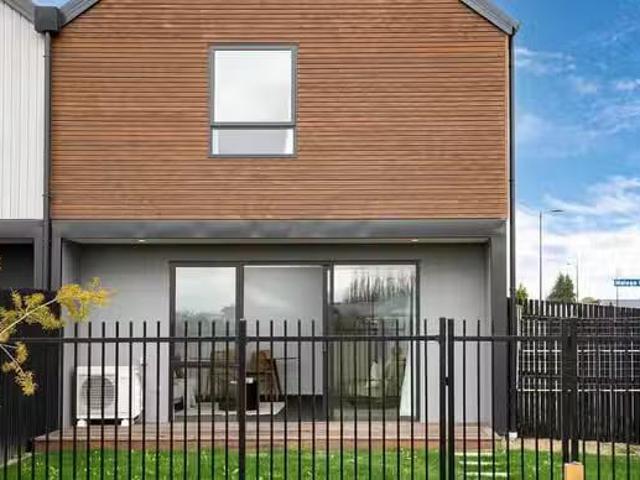 Apartment for sale in Chaslands, Canterbury