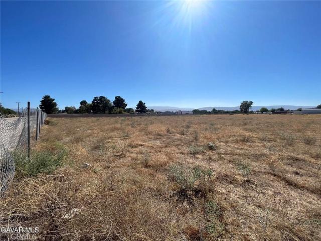 Land for sale in Palmdale, California