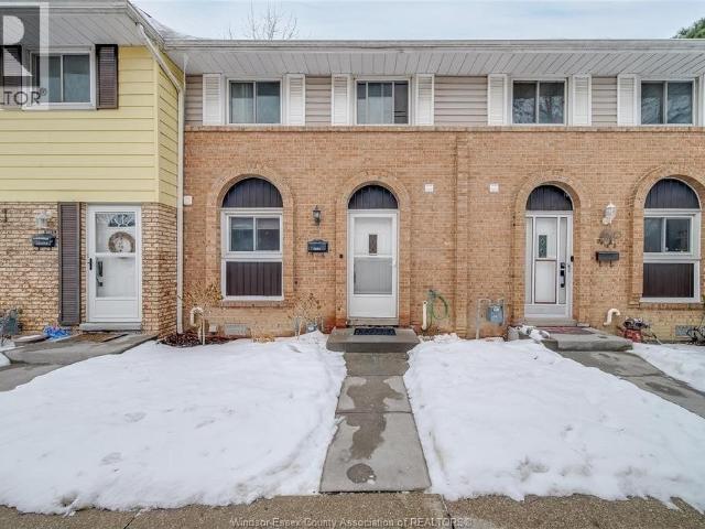 Townhouse for sale in Maidstone, Ontario