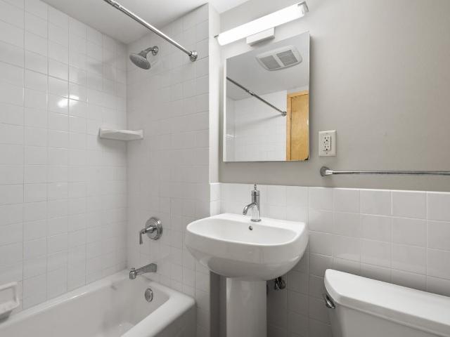 Apartment for rent in Roseville, Ramsey County