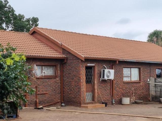 Farm for sale in Hartbeespoort Dam Nature Reserve, North West