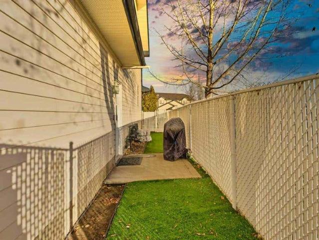 Townhouse for sale in Sylvan Lake, Alberta