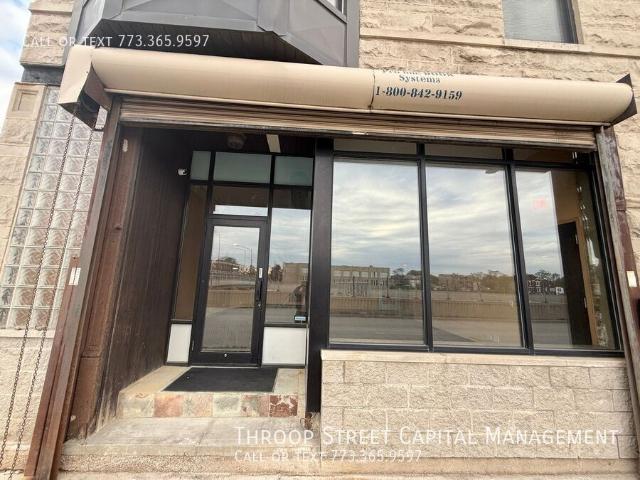 Commercial for rent in Chicago