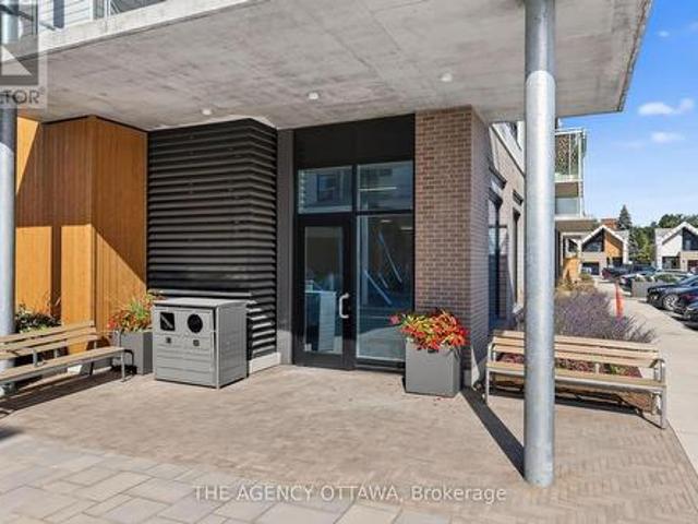 Commercial for rent in River, Ottawa