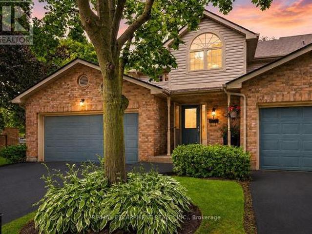 Townhouse for sale in Burlington, Ontario