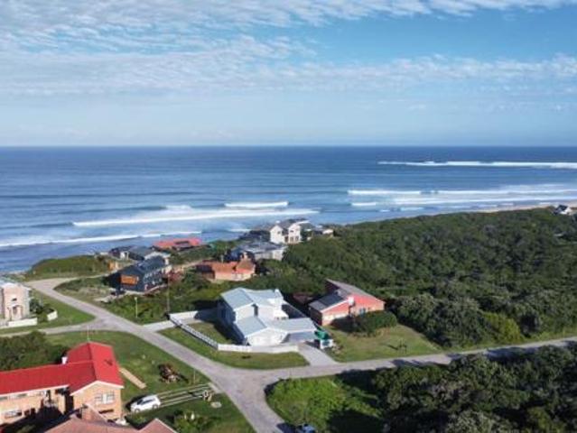 Property for sale in Bushmans River Mouth, Eastern Cape