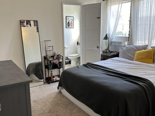 Room for rent in Canoga Park, California