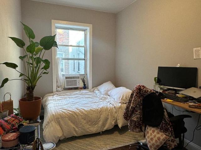 Room for rent in Arverne, New York