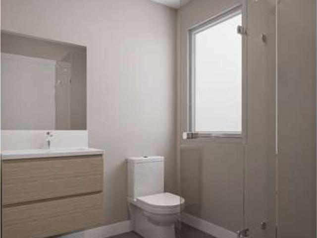 Townhouse for sale in Chaslands, Canterbury