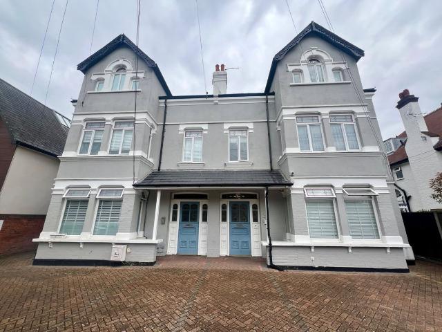 Studio for rent in Epsom, Surrey