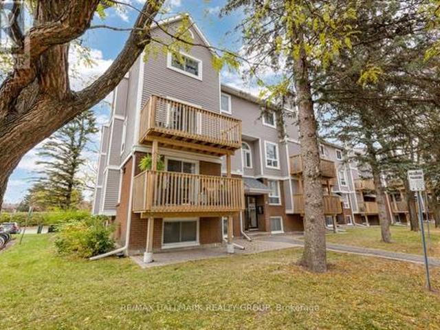 Townhouse for sale in Katimavik, Ottawa