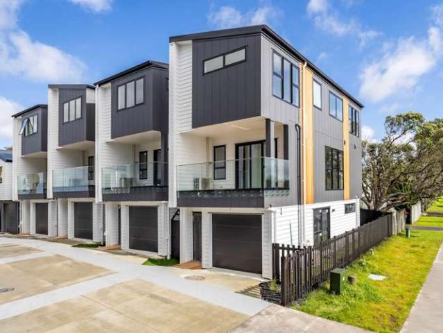 House for sale in Wairau Valley