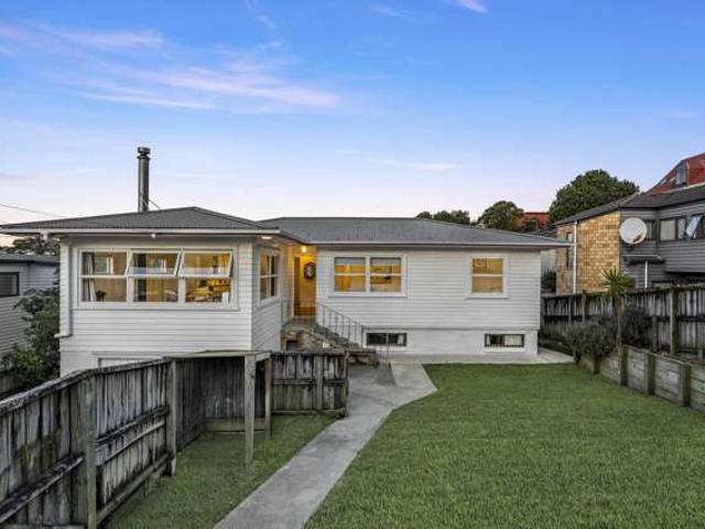 House for sale in Wairau Valley
