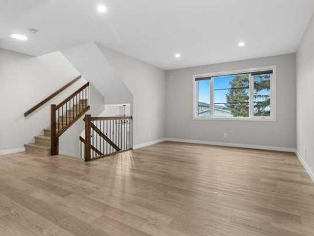 House for sale in Sylvan Lake, Alberta