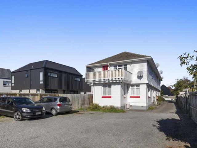 Apartment for sale in Chaslands, Canterbury